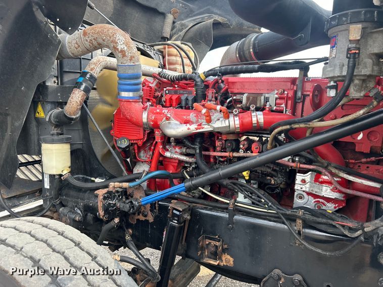 image for item EG0713 2011 International  9900ix semi truck