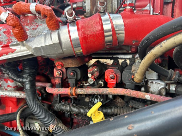 image for item EG0713 2011 International  9900ix semi truck