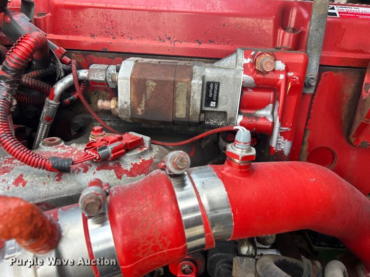 image for item EG0713 2011 International  9900ix semi truck