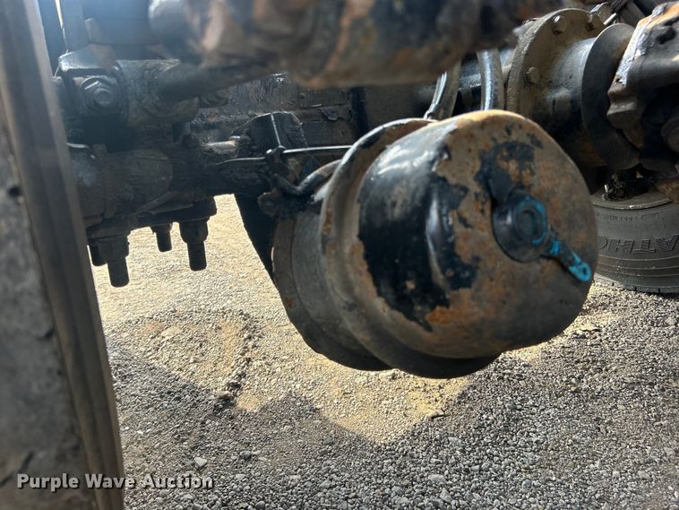 image for item EG0713 2011 International  9900ix semi truck