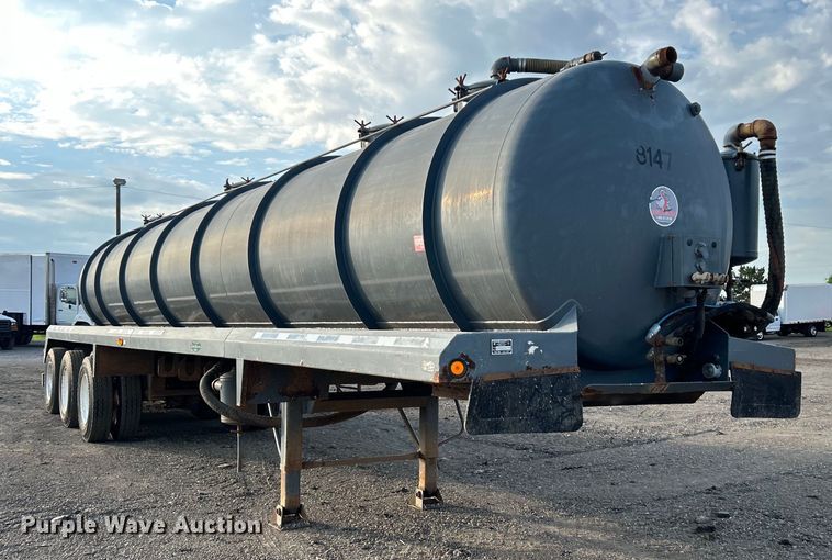 image for item EG0732 2012 Dragon Products, Inc. vacuum trailer