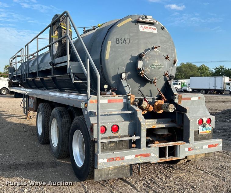 image for item EG0732 2012 Dragon Products, Inc. vacuum trailer