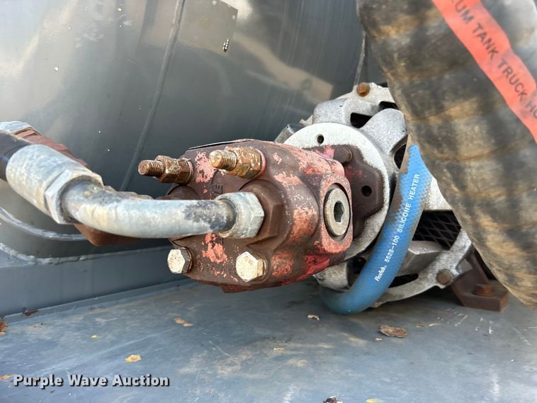 image for item EG0732 2012 Dragon Products, Inc. vacuum trailer