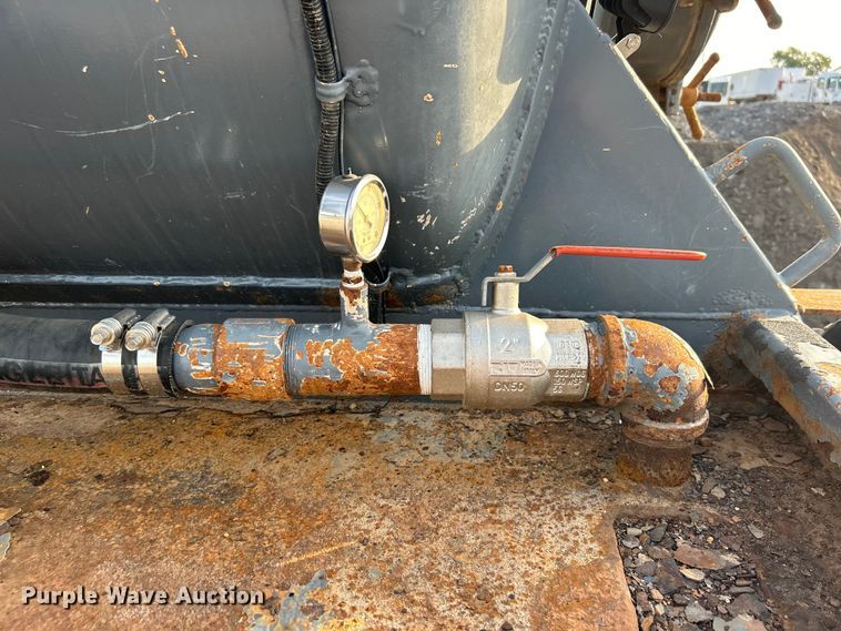 image for item EG0732 2012 Dragon Products, Inc. vacuum trailer