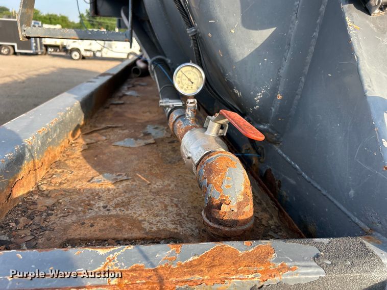 image for item EG0732 2012 Dragon Products, Inc. vacuum trailer