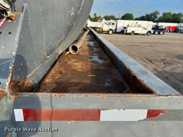 image for item EG0732 2012 Dragon Products, Inc. vacuum trailer