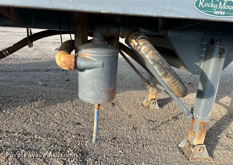 image for item EG0732 2012 Dragon Products, Inc. vacuum trailer