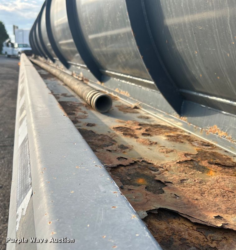 image for item EG0732 2012 Dragon Products, Inc. vacuum trailer