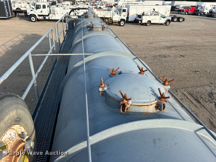 image for item EG0732 2012 Dragon Products, Inc. vacuum trailer