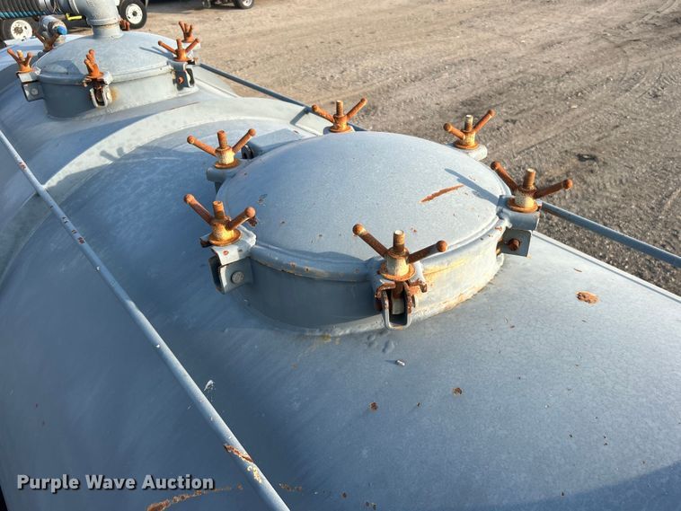 image for item EG0732 2012 Dragon Products, Inc. vacuum trailer