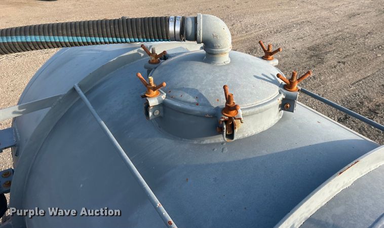 image for item EG0732 2012 Dragon Products, Inc. vacuum trailer