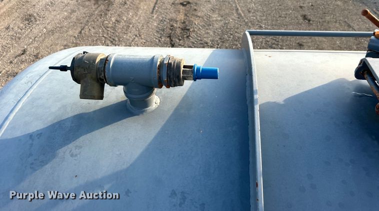 image for item EG0732 2012 Dragon Products, Inc. vacuum trailer