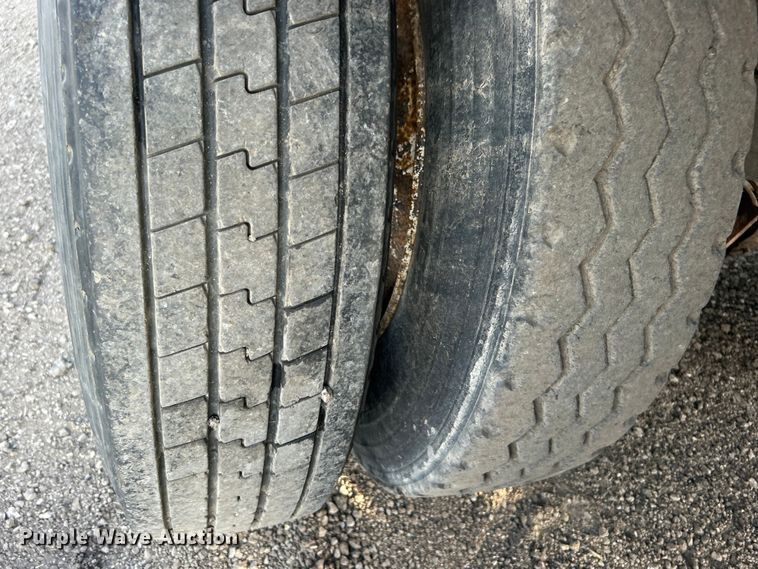 image for item EG0732 2012 Dragon Products, Inc. vacuum trailer