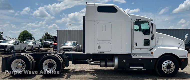 image for item EG0741 2005 Kenworth T600 semi truck