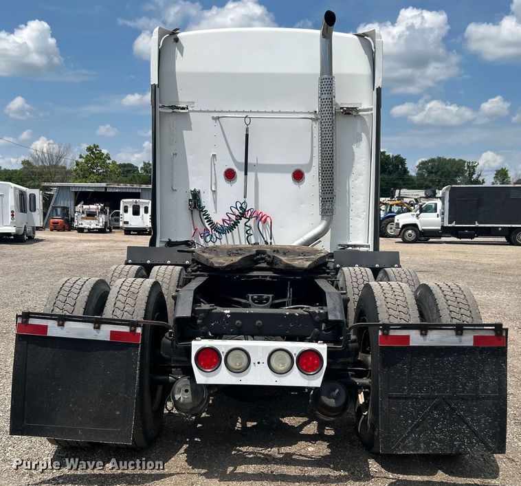 image for item EG0741 2005 Kenworth T600 semi truck