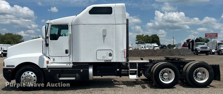 image for item EG0741 2005 Kenworth T600 semi truck
