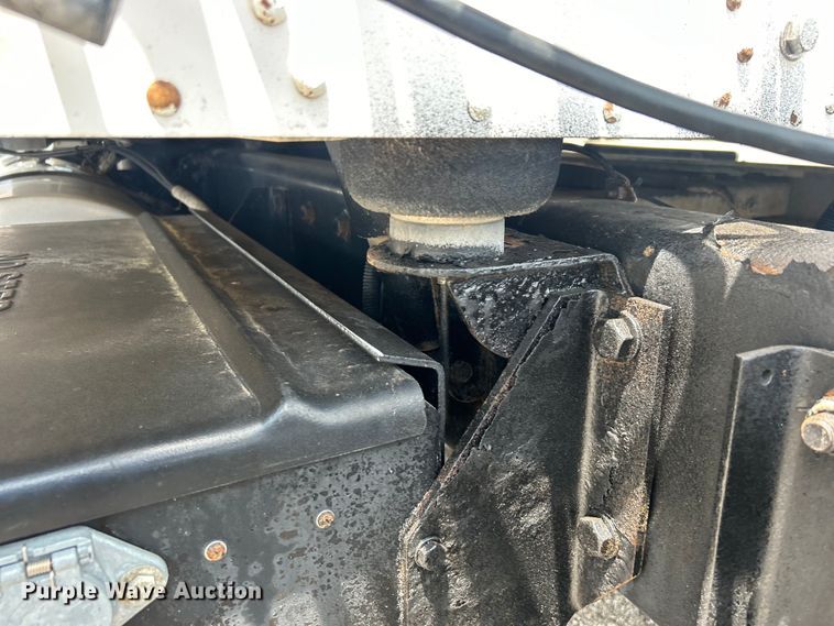 image for item EG0741 2005 Kenworth T600 semi truck