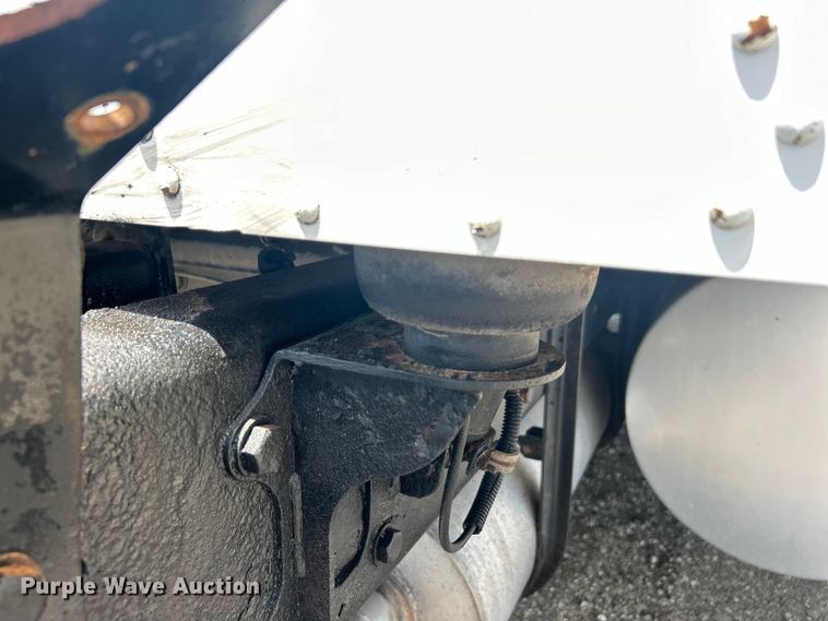 image for item EG0741 2005 Kenworth T600 semi truck