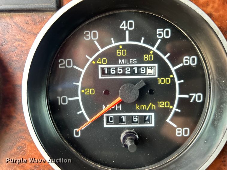 image for item EG0741 2005 Kenworth T600 semi truck