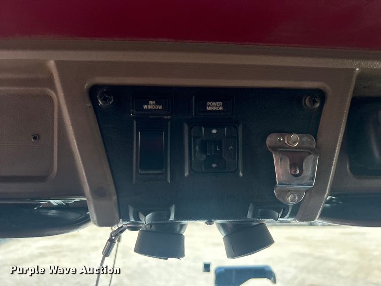 image for item EG0741 2005 Kenworth T600 semi truck