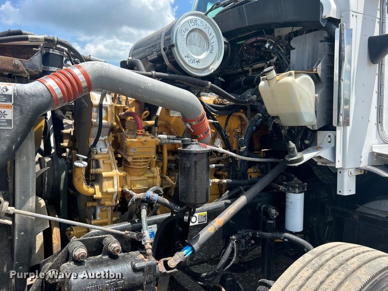 image for item EG0741 2005 Kenworth T600 semi truck