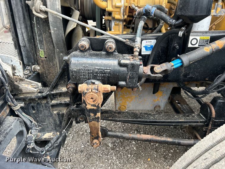 image for item EG0741 2005 Kenworth T600 semi truck