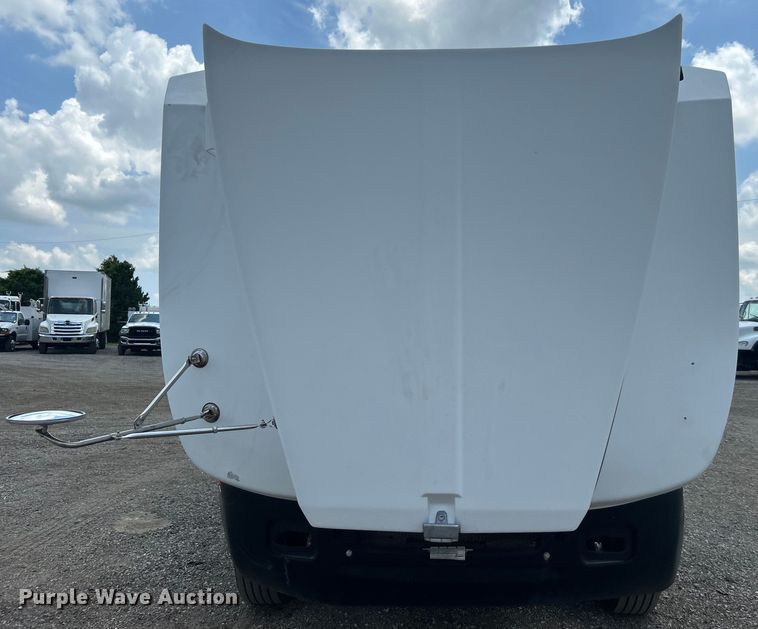 image for item EG0741 2005 Kenworth T600 semi truck