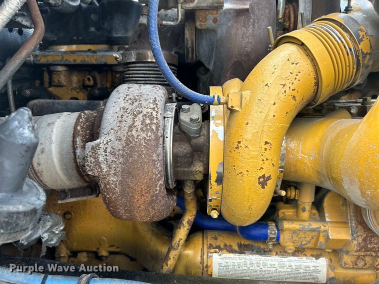 image for item EG0741 2005 Kenworth T600 semi truck