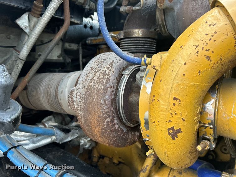 image for item EG0741 2005 Kenworth T600 semi truck