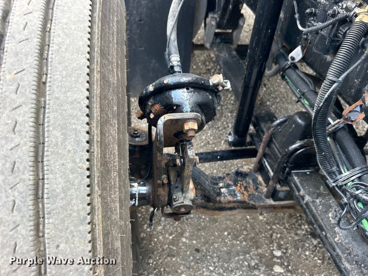 image for item EG0741 2005 Kenworth T600 semi truck