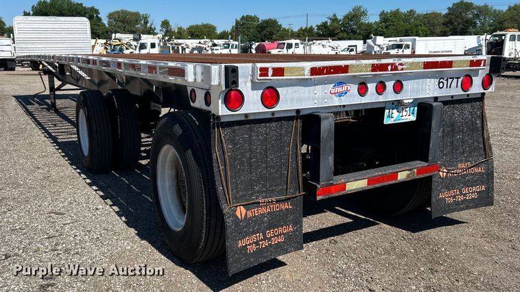 image for item EG0749 1999 Utility Trailer FS2CHA flatbed trailer