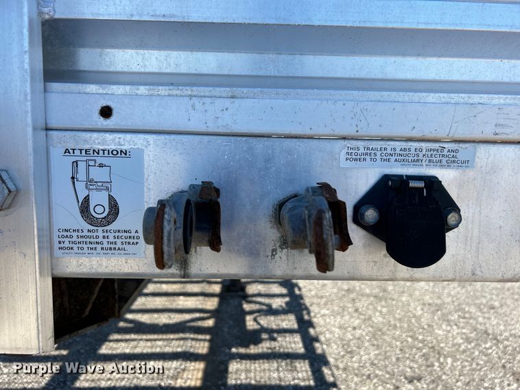 image for item EG0749 1999 Utility Trailer FS2CHA flatbed trailer