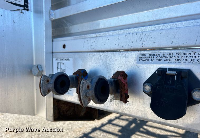 image for item EG0749 1999 Utility Trailer FS2CHA flatbed trailer