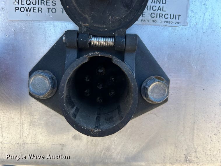 image for item EG0749 1999 Utility Trailer FS2CHA flatbed trailer