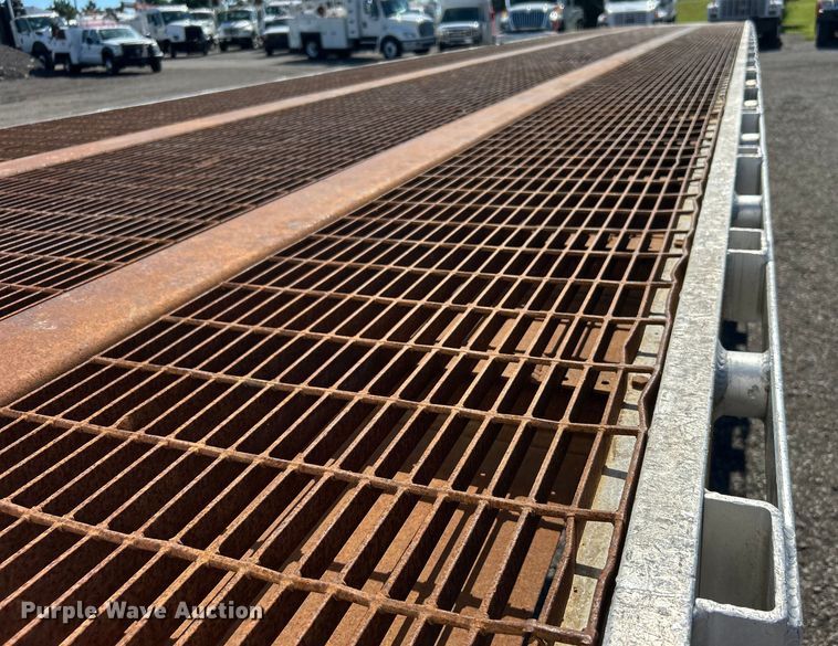 image for item EG0749 1999 Utility Trailer FS2CHA flatbed trailer