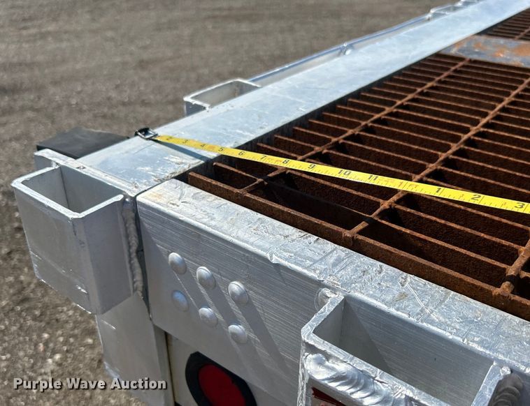 image for item EG0749 1999 Utility Trailer FS2CHA flatbed trailer