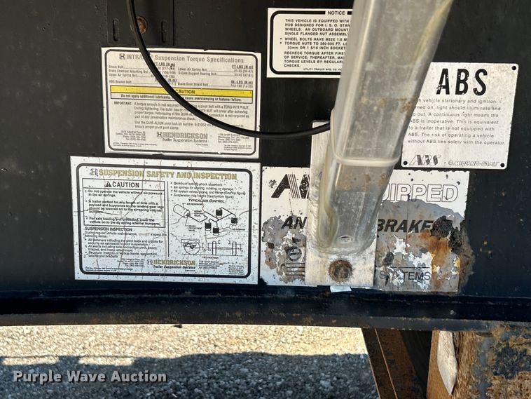 image for item EG0749 1999 Utility Trailer FS2CHA flatbed trailer