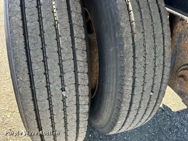 image for item EG0749 1999 Utility Trailer FS2CHA flatbed trailer