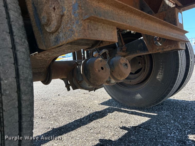 image for item EG0749 1999 Utility Trailer FS2CHA flatbed trailer