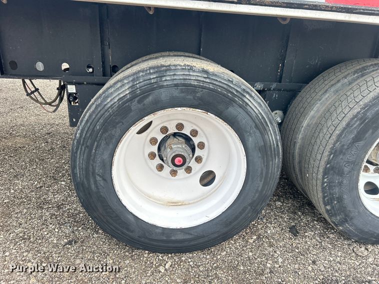 image for item EG0754 2007 Utility Trailer FS2CHS flatbed trailer