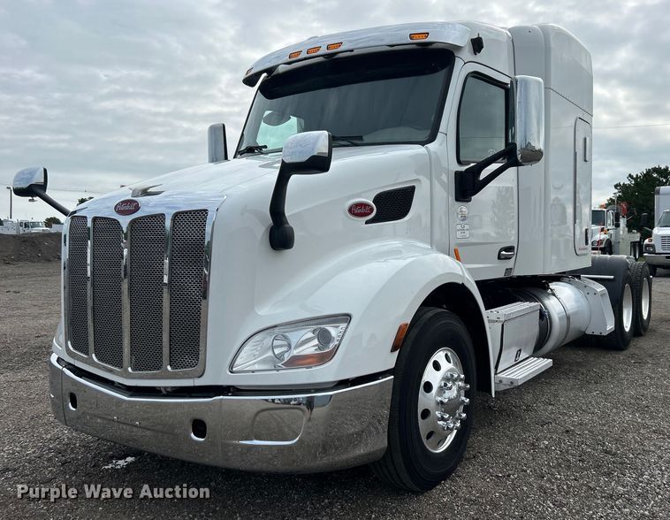 image for item EG0758 2019 Peterbilt  579 semi truck