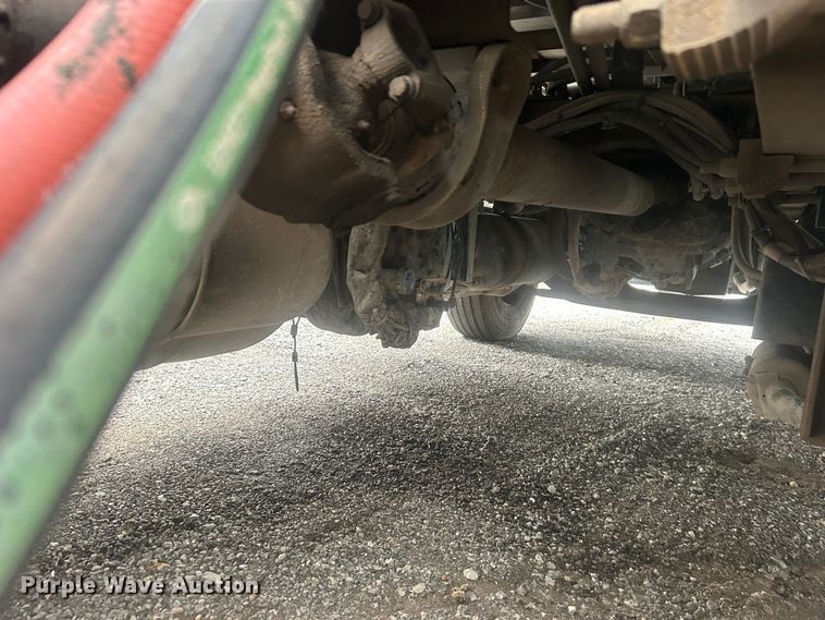 image for item EG0758 2019 Peterbilt  579 semi truck