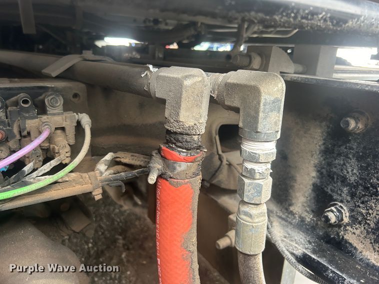 image for item EG0758 2019 Peterbilt  579 semi truck