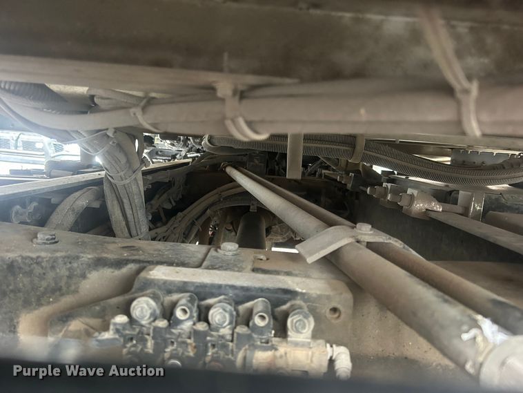 image for item EG0758 2019 Peterbilt  579 semi truck