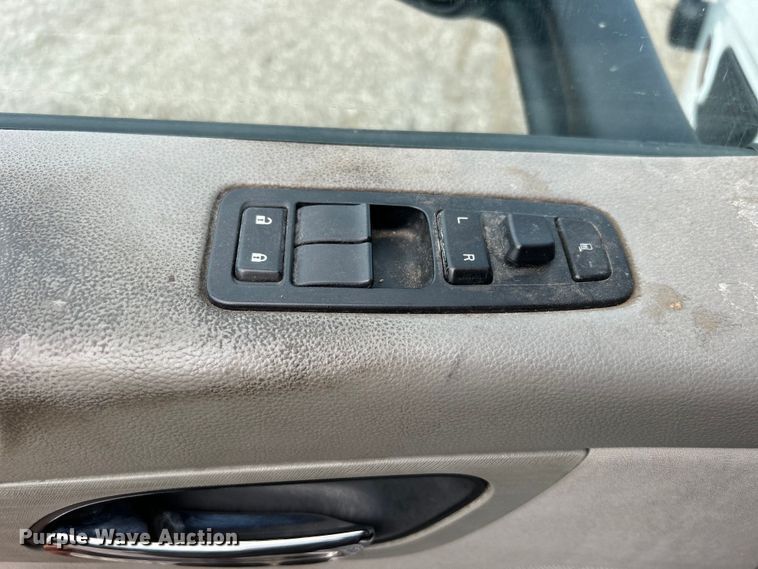 image for item EG0758 2019 Peterbilt  579 semi truck