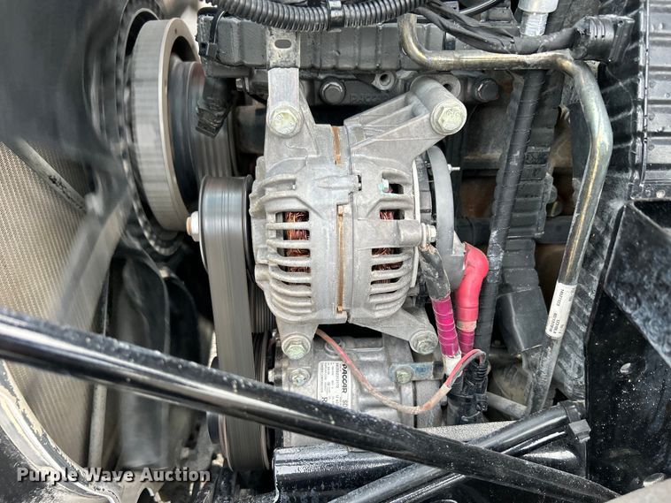 image for item EG0758 2019 Peterbilt  579 semi truck