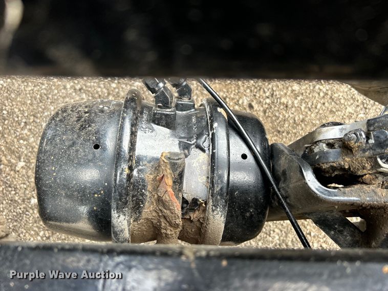 image for item EG0758 2019 Peterbilt  579 semi truck