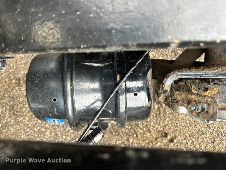 image for item EG0758 2019 Peterbilt  579 semi truck