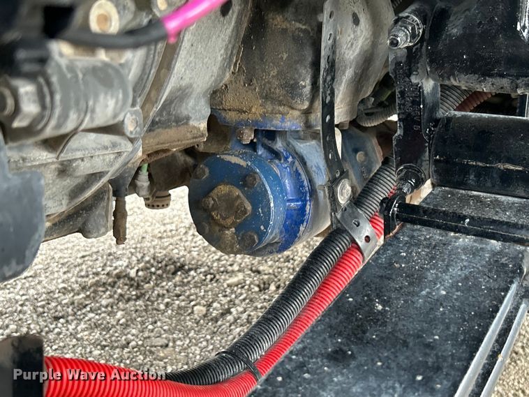 image for item EG0758 2019 Peterbilt  579 semi truck