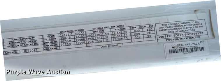 image for item EG0758 2019 Peterbilt  579 semi truck